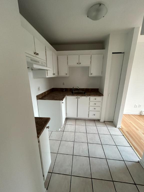 1 chambre (3-1/2) à Boucherville, disponible immédiatement ou 1er Décembre