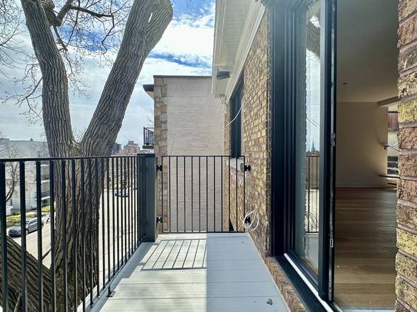 STYLISH LIVING ON ÉDOUARD-MONTPETIT.