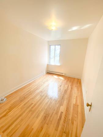 4 1/2 APARTMENT FOR RENT in CDN, MONTREAL (available now)!