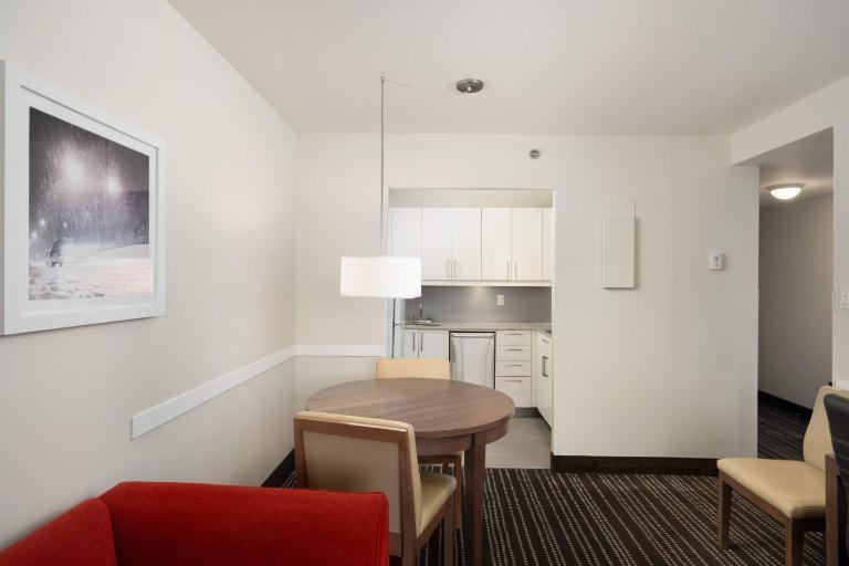 2 CH - 1 SDB - Montréal - $2,920 /mo