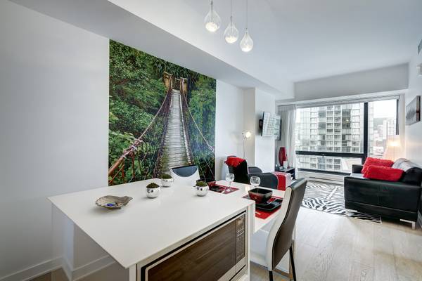 furnished brand new 1 bdr condo Downtown MTL - BELL CENTRE