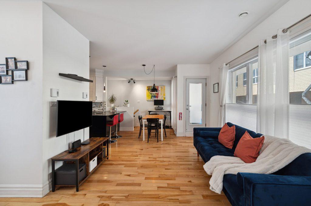 Joli appartement sur 2 étages - 2 cc et 2 sdb (4 1/2) au coeur d'Hochelaga