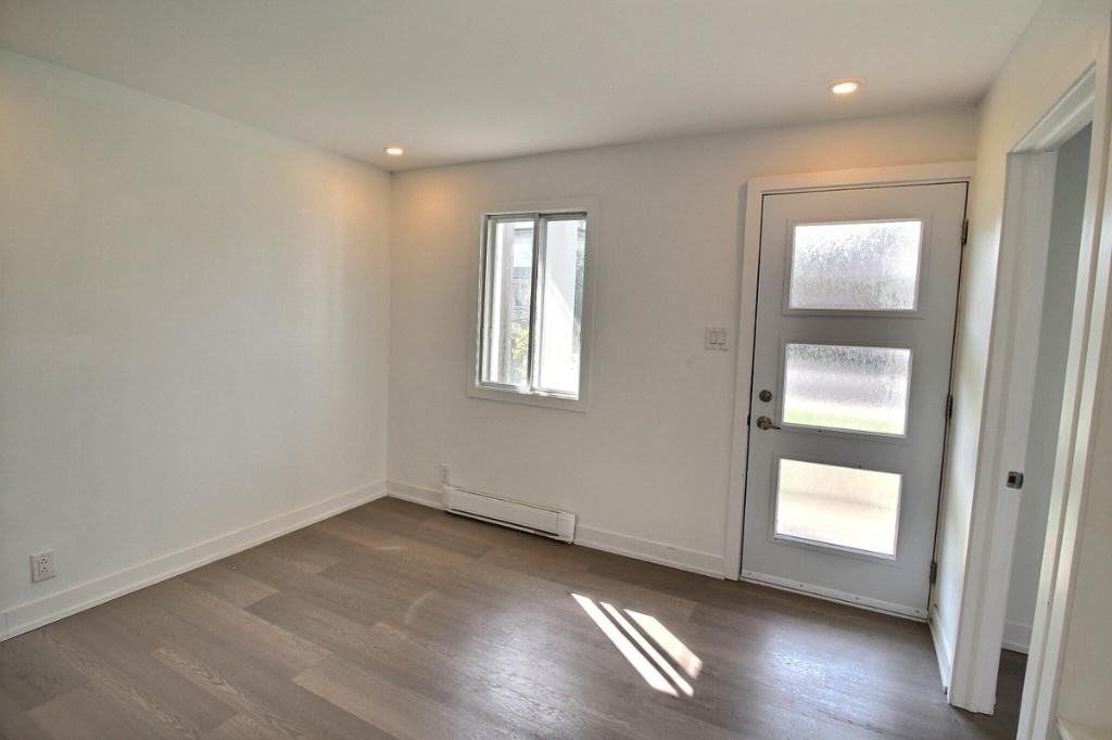 Appartement 4 1/2 rénové à Longueuil