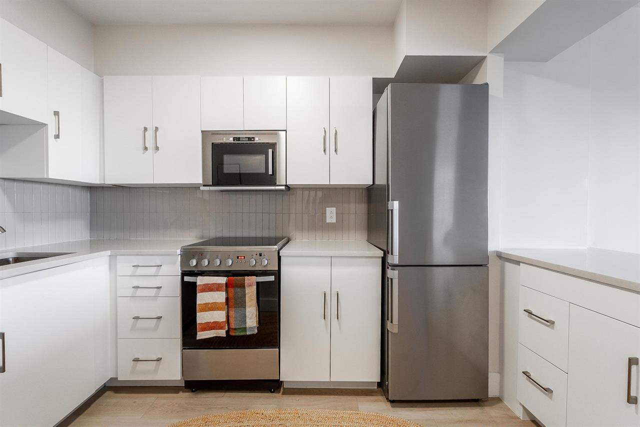 Sunny And Renovated 4 1/2 - Downtown Montreal - 5301-5317 Sherbrooke Street West, Montréal