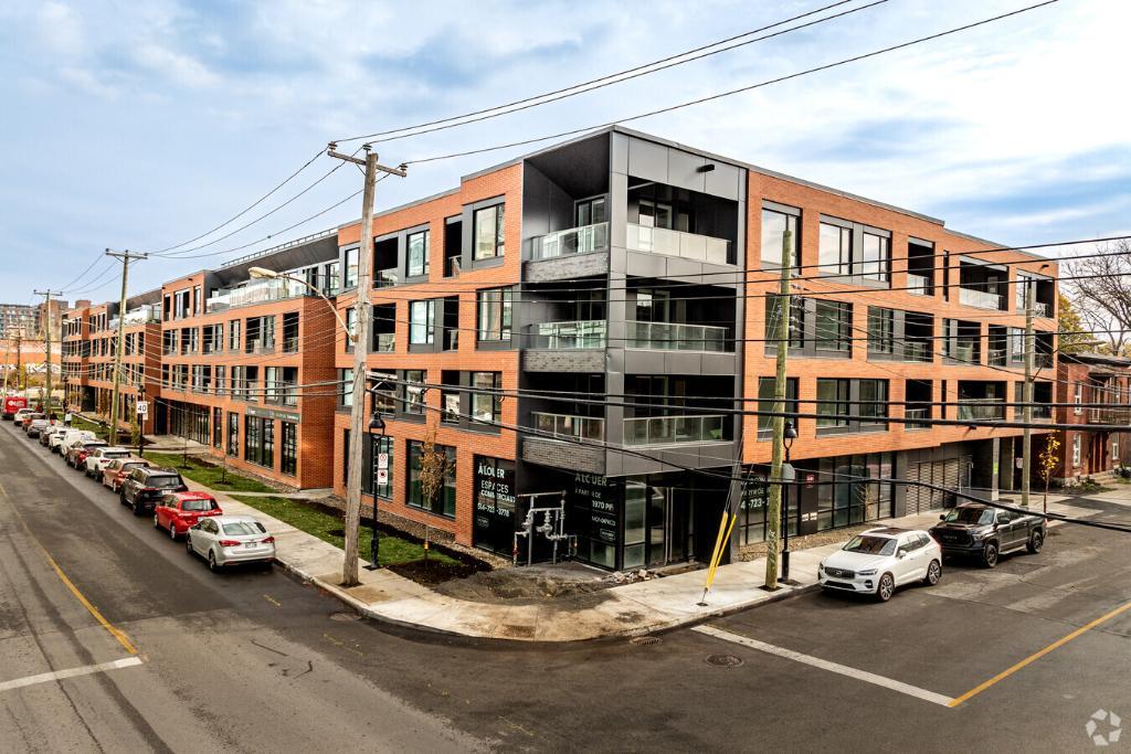 Superbe Appartement d'une Chambre à deux pas du Canal de Lachine