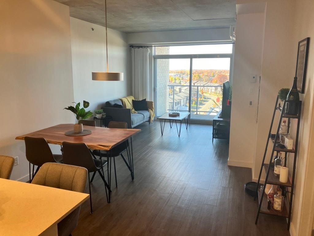 Condo à louer grand 3 1/2 luxueux semi-meublé