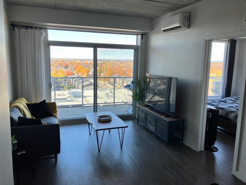 Condo à louer grand 3 1/2 luxueux semi-meublé