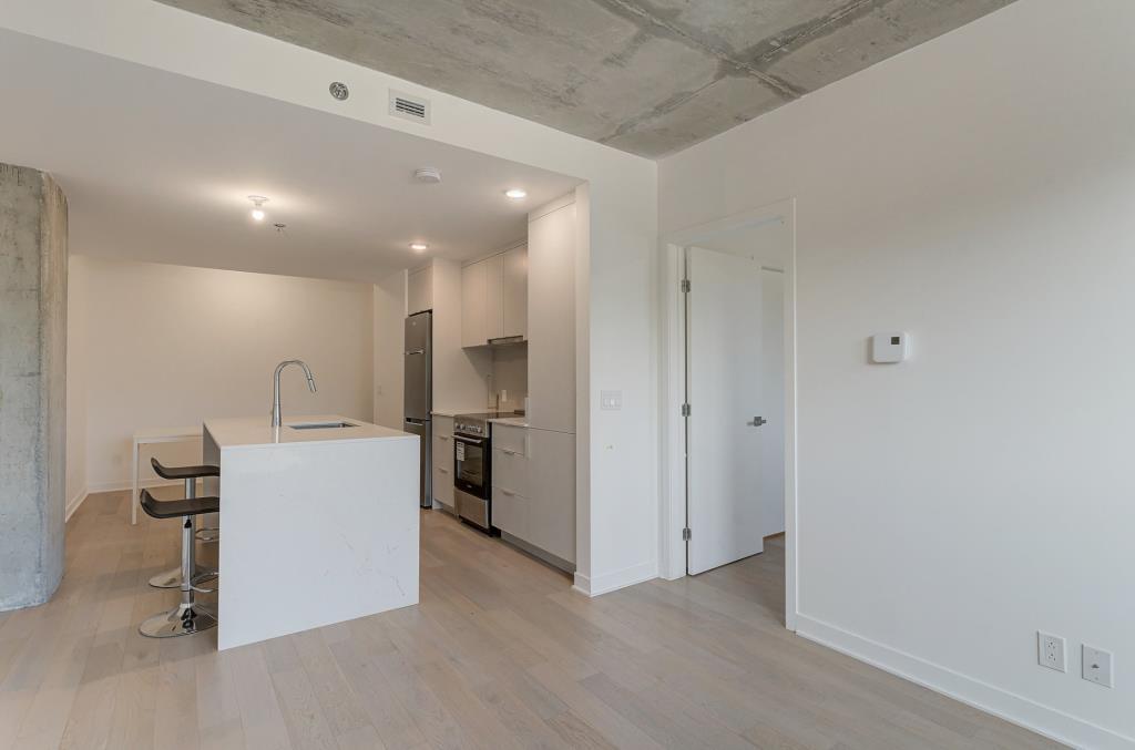 1 Bedroom - 5227 Boulevard Décarie, Montréal