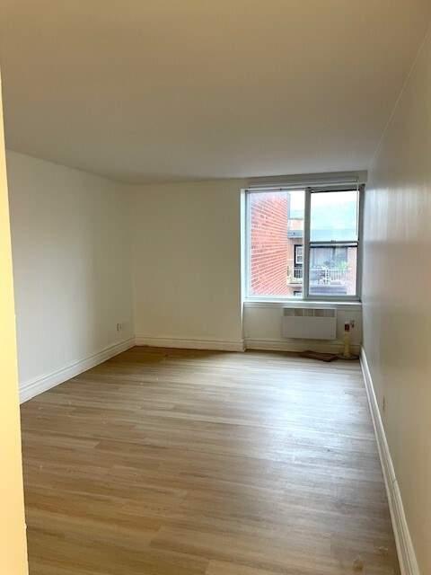 Studio - Westmount - $1,200 /mo