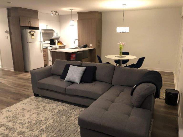 2 CH - 1 SDB - Laval - $1,800 /mo