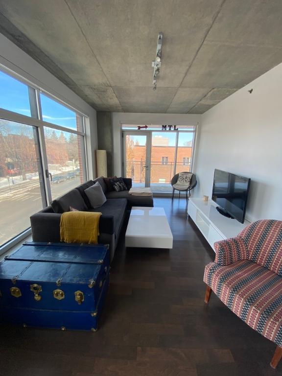 Condo tout meublé 2 chambres avec garage Rosemont angus