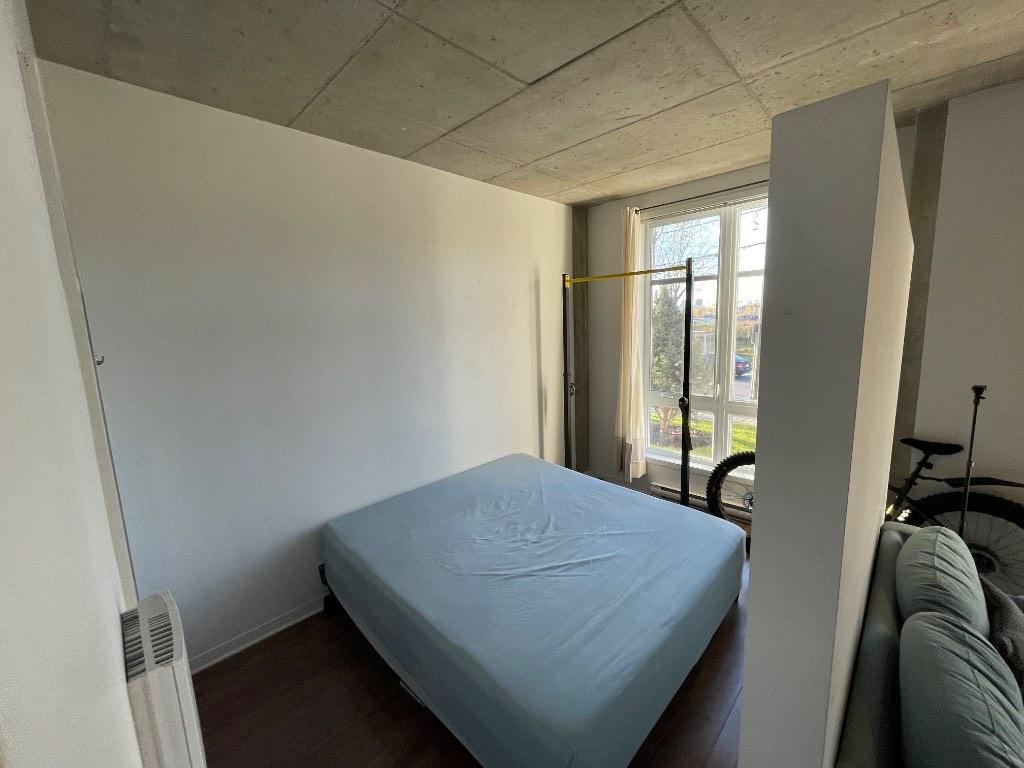 3 1/2 LOFT VIEUX LONGUEUIL AVEC GARAGE ELECTROS ET A/C