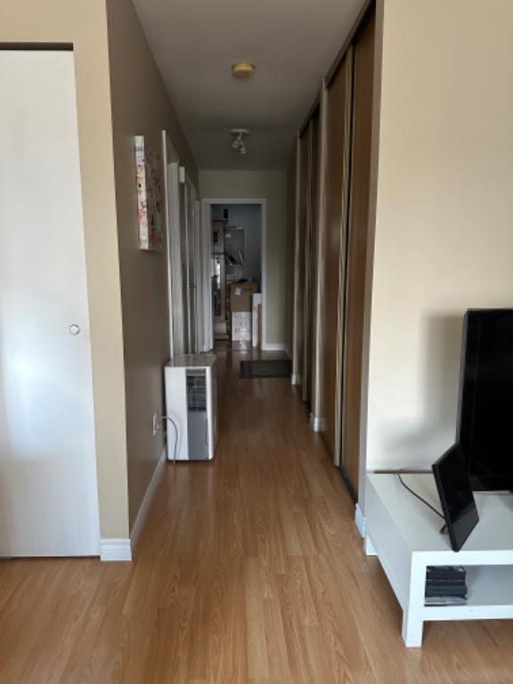 LONGUEUIL, beau 4 1/2 style condo a louer près tous les services