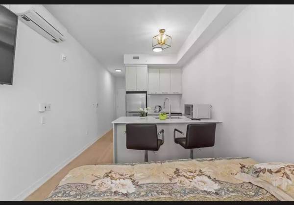 Unique Studio Suite with Air Conditioning and Entire Floor Layout