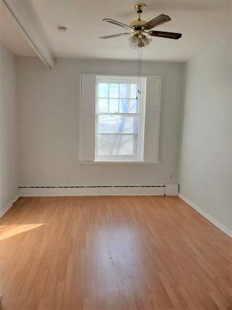 Bright Studio apartment in Downtown Montreal! December or January!