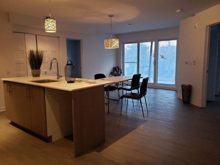 2 CH - 1 SDB - Laval - $1,800 /mo