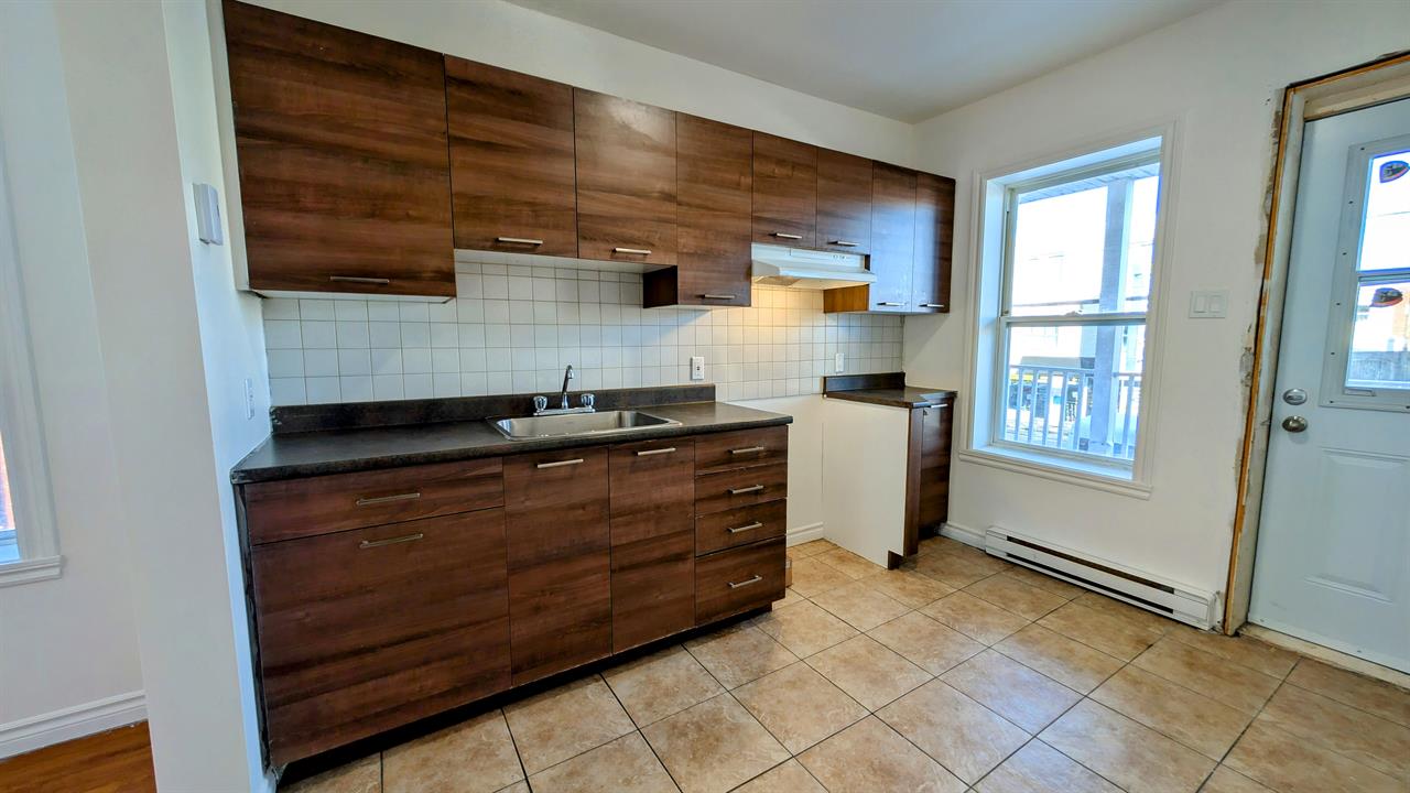 Immeuble - 548-558 King Est Appartement 4 ½ à Louer Rue King Est - Fraîchement Rénové