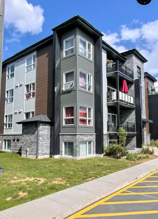 RIVE SUD ! SAINT-AMBLE !! Rare ! GRAND CONDO 3 1/2 - 2017-A/C- 1er étage - libre 1er Janvier 2025