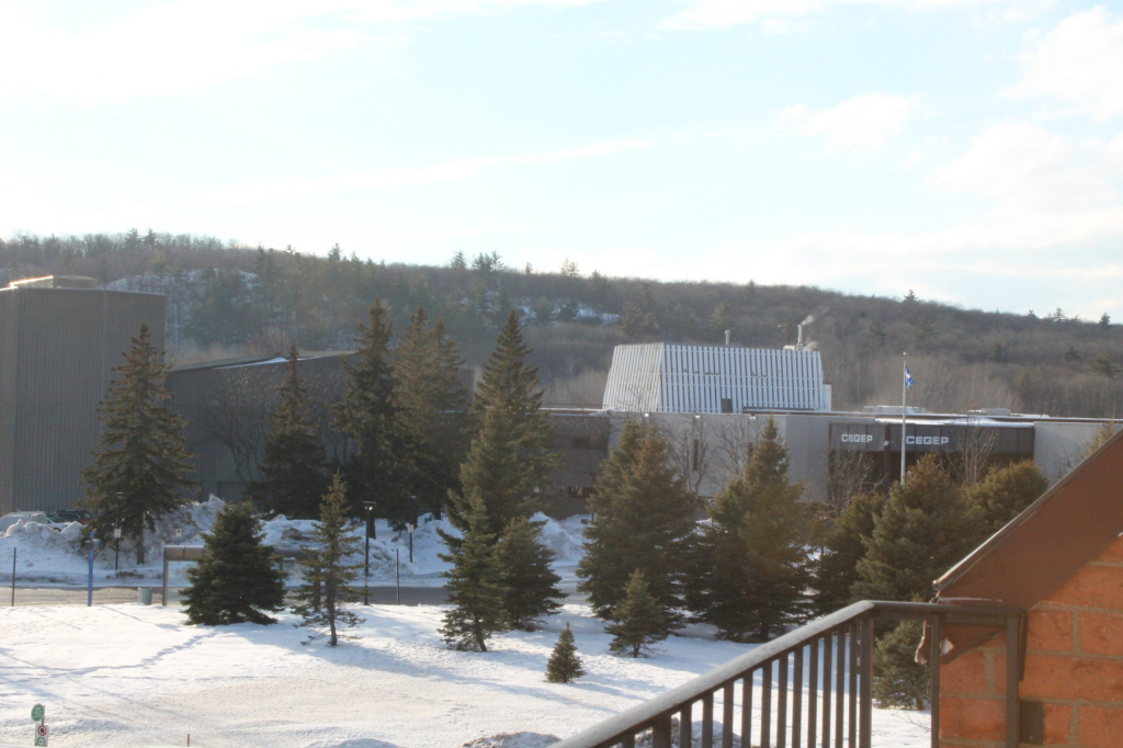 Deux Chambres En Avant Du Cegep