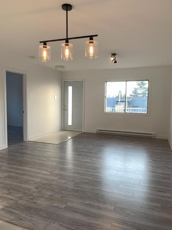 4 1/2 + Solarium à Longueuil