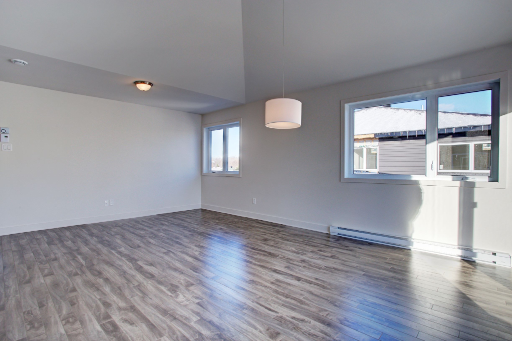 APPARTEMENT 4 1-2 +GARAGE+BALCON+CABANON