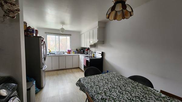 DDO, 4 ½ heating & hot water include, near train, 2 bedrooms 1 bathroo