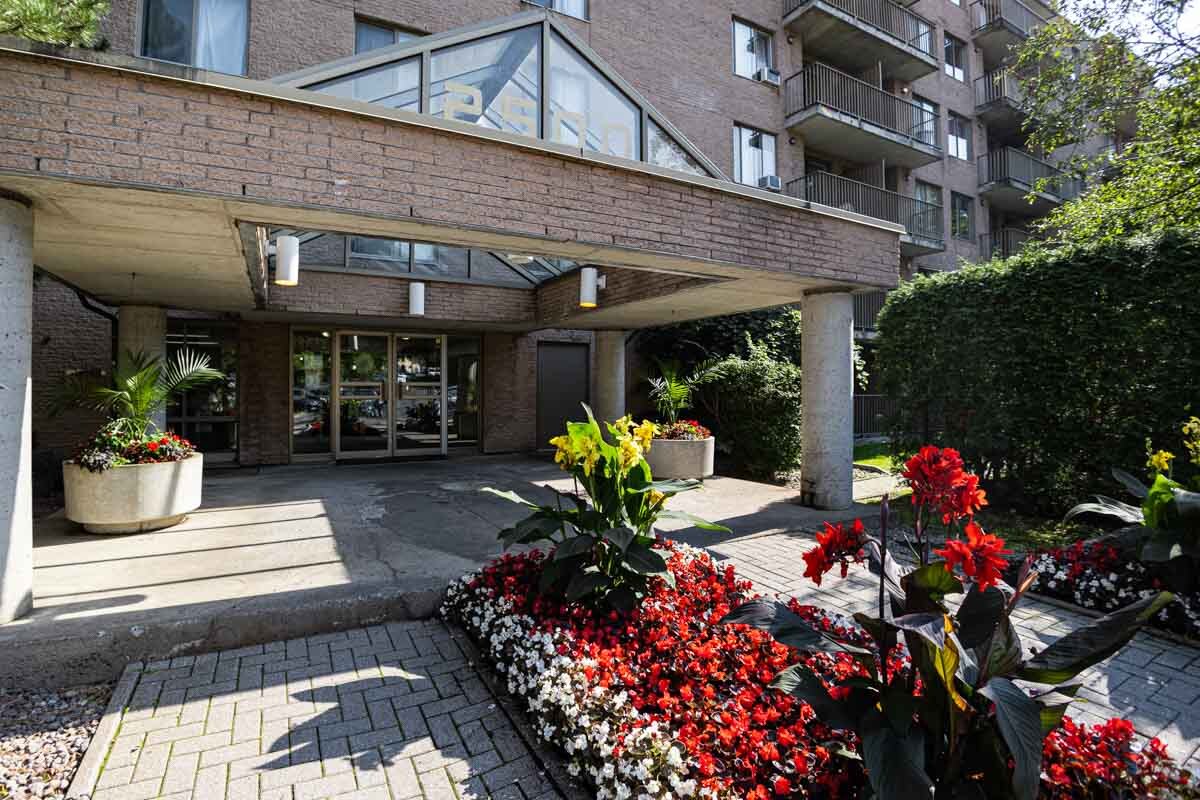 1 Bedroom Available At 2500 Cavendish Blvd., Montreal - 2500 Cavendish Blvd., Montréal