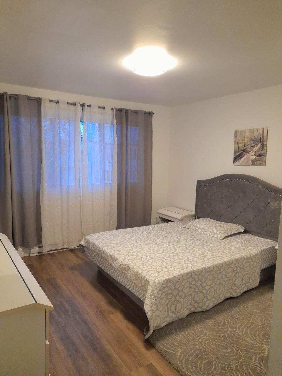 Chambre Femme à Laval - Tout Inclus