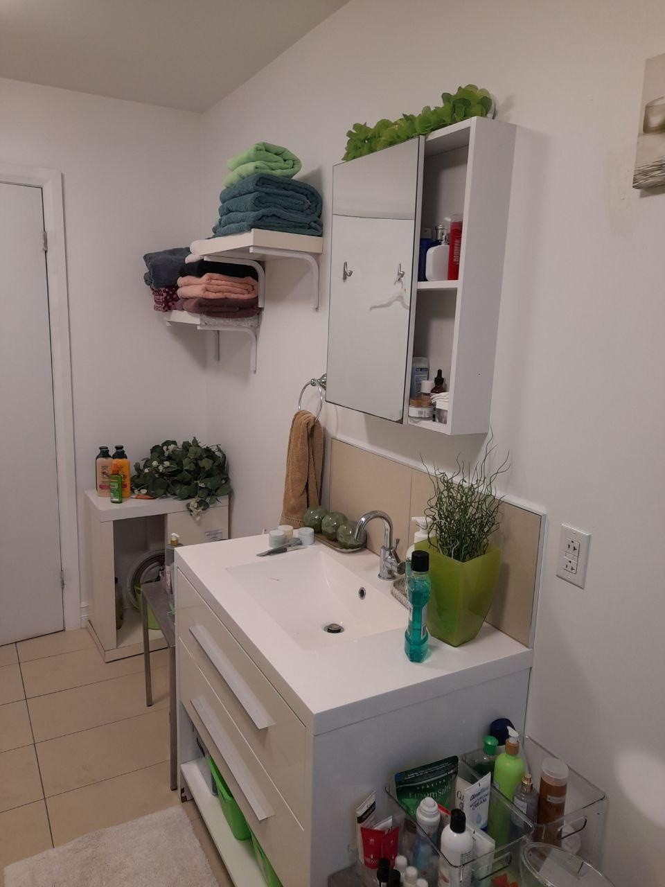 Chambre Femme à Laval - Tout Inclus