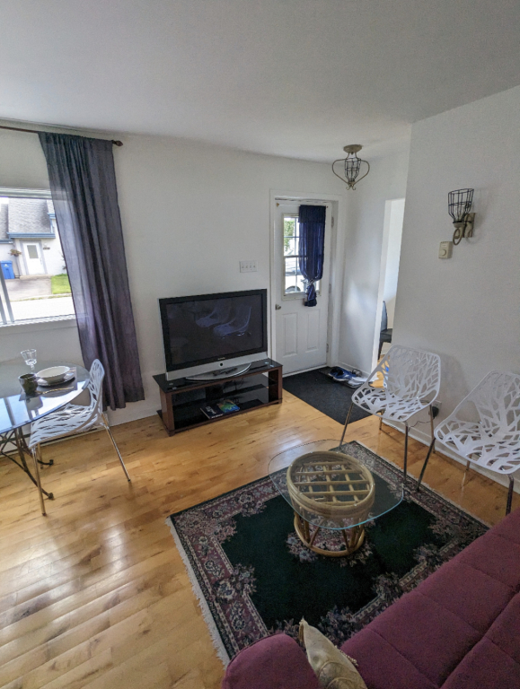 Logement à Louer 3 1/2 / House For Rent