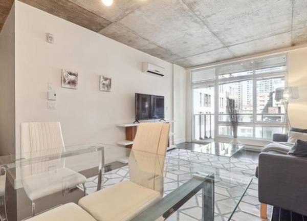 Magnifique 1 1/2 Moderne Meublé | Stunning & Modern Furnished 1 1/2