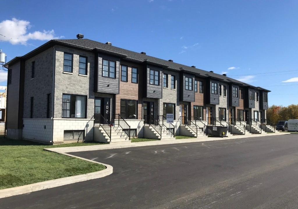 Maisons de ville à louer (2 chambres, 2 salles de bain)