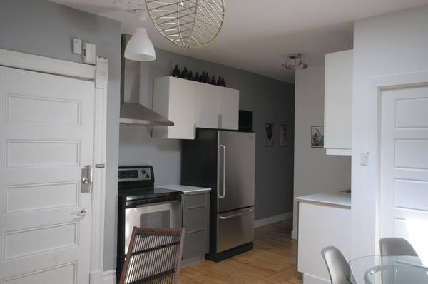3 Bedroom with window,15 min to McGill,Renovated, Furnished