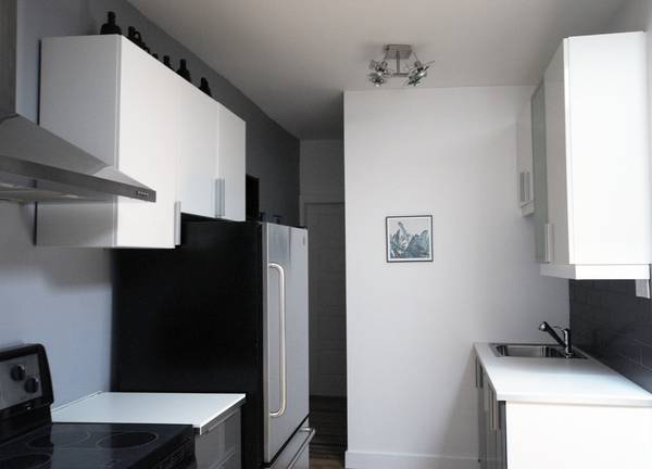 3 Bedroom with window,15 min to McGill,Renovated, Furnished