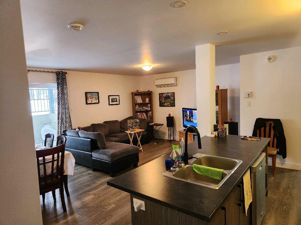 Grand 4 1/2 à louer style condo