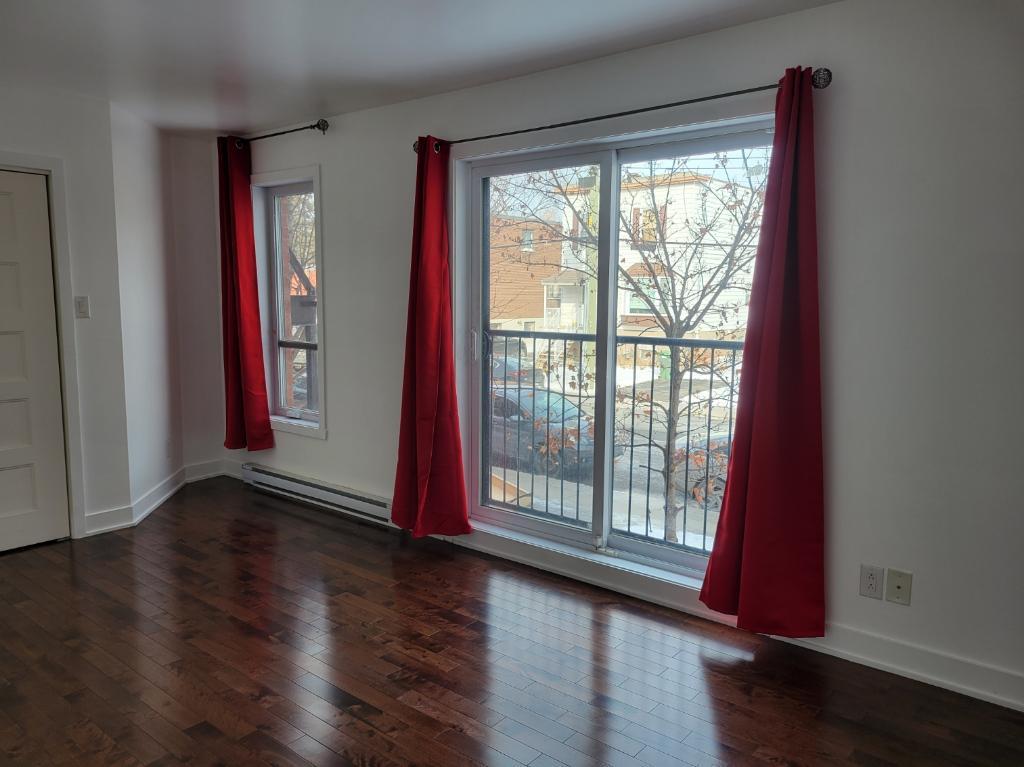 Modern 1100 sq. ft. Apartment for Rent in Lachine