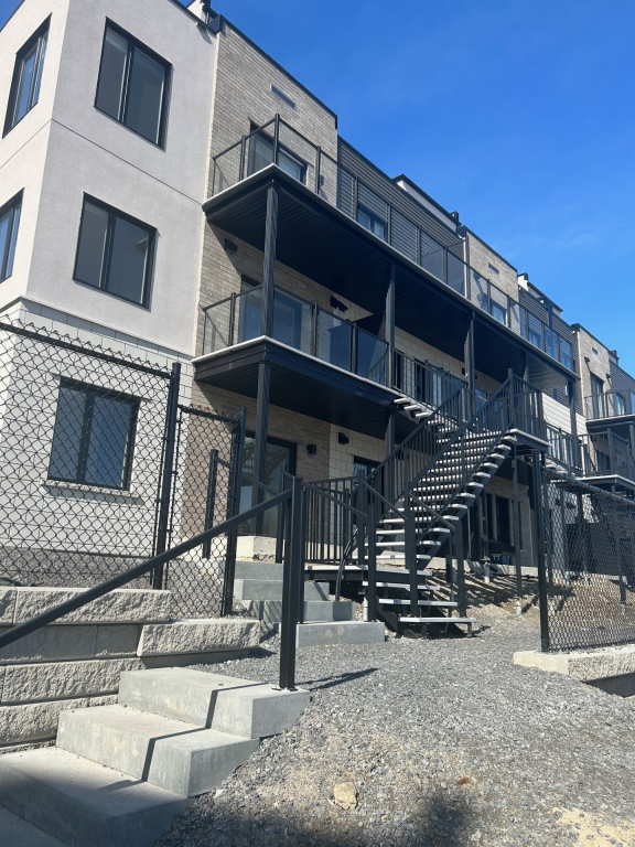 Condo 4 1/2 à Louer