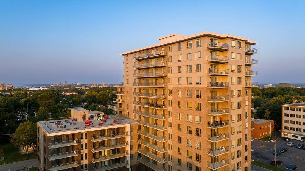 Penthouse À LOUER Spacieux 4 1/2 sur le Plateau de Ste-Foy