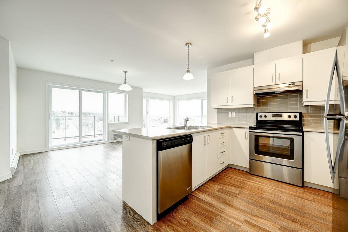 1 Bedroom Penthouse - 290 Place Claude-Dagenais, Sainte-Thérèse