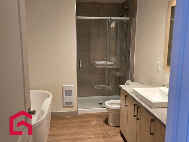 Appartement Saint-Hubert (Longueuil) À Louer