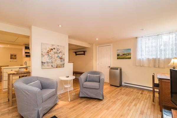 NDG : Appart. 2 chambres Spacieux Lumineux Entièrement meublé
