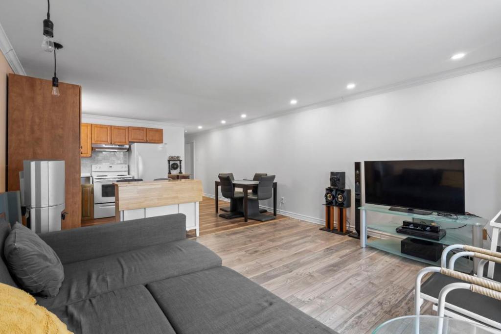 Condo à louer meublé situé à deux pas du REM Brossard - appartement / logement