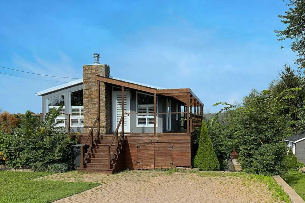 Maison/chalet bord de l'eau **disponible**