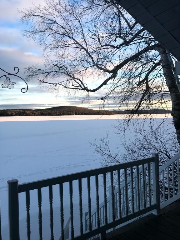 Chalet à louer au bord du lac Nominingue