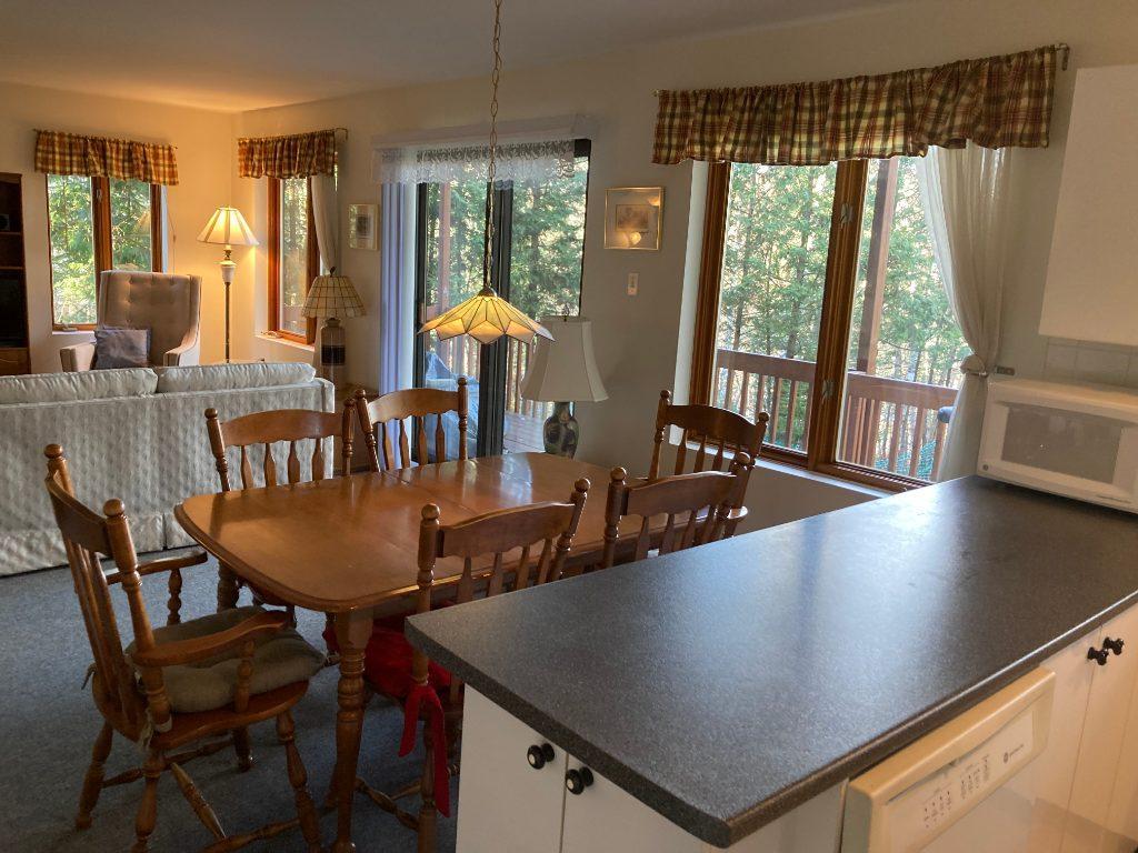 Condo rez-de-chaussée Mont-Tremblant, lac Gélinas $1455/mois