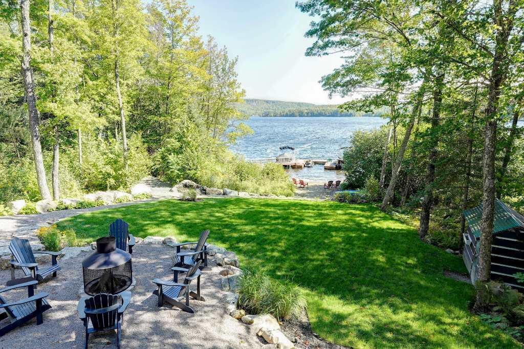 Magnifique chalet au bord de l’eau avec spa et plage privée (Lac de l’Achigan)