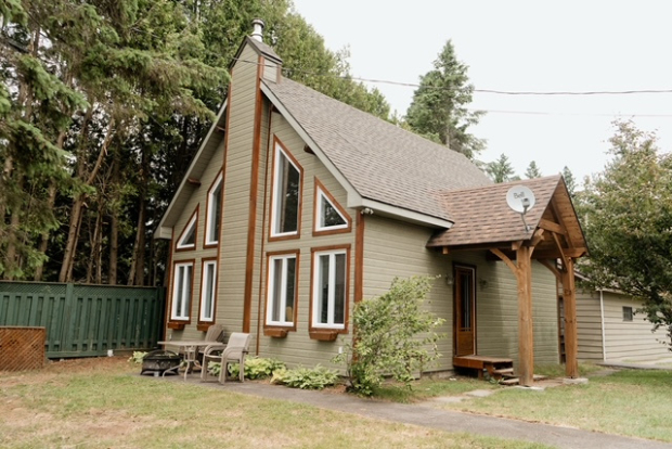 Chalet En Nature Bord De Lac Navigable