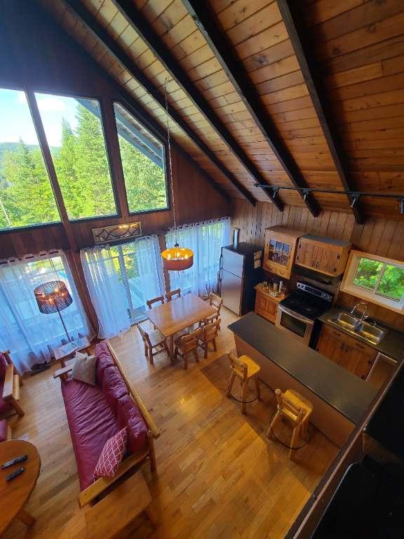 Chalet bord de lac Raymond Val-morin a louer