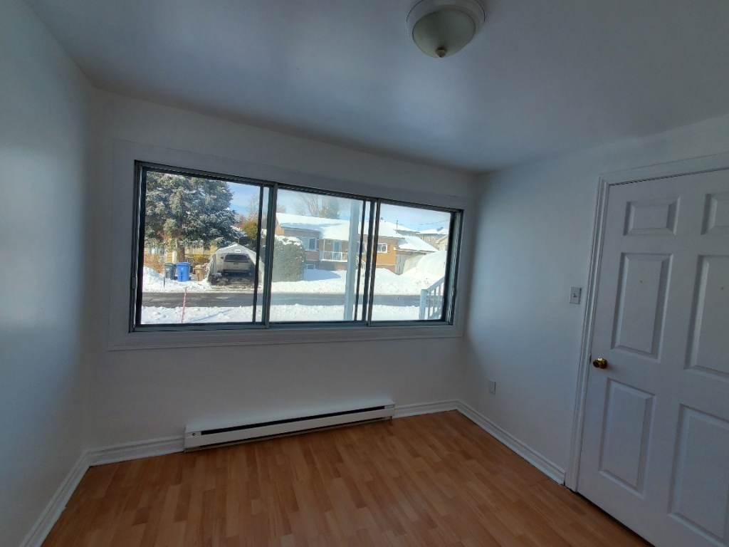 Renting two apartments in Brossard rue Anthony 5540 ( monthly rent per apartment)