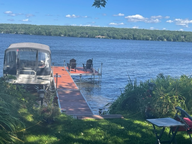 Superbe Rez-de-jardin Bord De L'eau